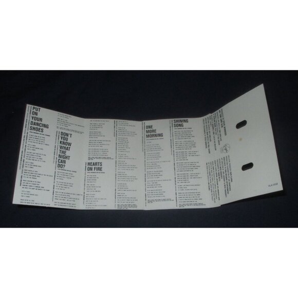 Steve Winwood - Roll With It on cassette (Virgin Records Canada, 1988) - Picture 2 of 4